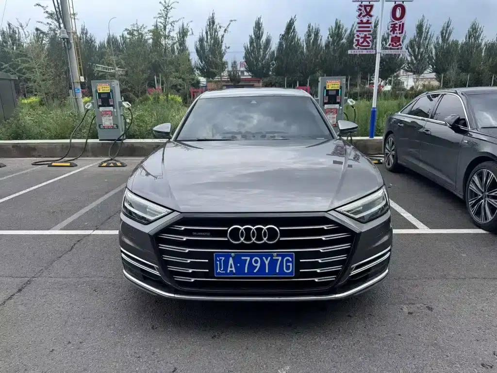 2021 Audi A8 A8L 50 TFSI quattro Comfort — миниатюра 3