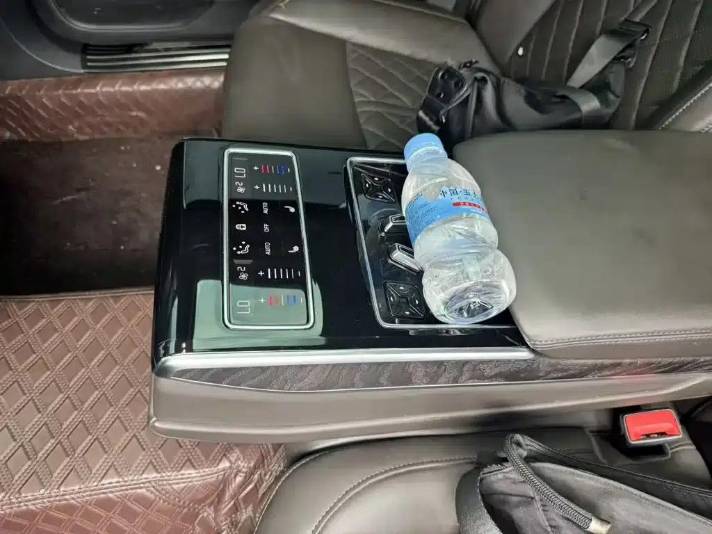 2021 Audi A8 A8L 50 TFSI quattro Comfort — миниатюра 9