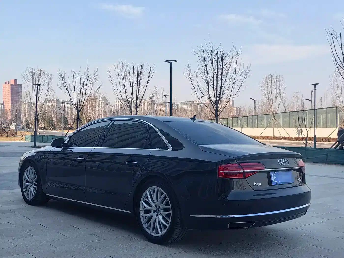 2013 Audi A8 A8L 50 TFSI quattro Exclusive Edition — миниатюра 4