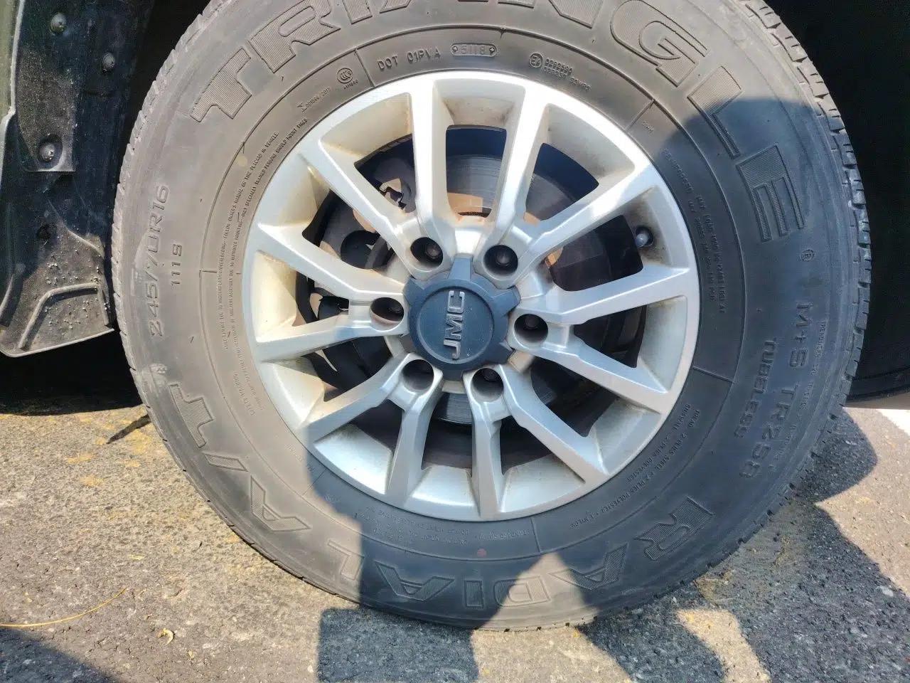 JMC Yuhu 3 2018 1.8T Gasoline Two-Wheel Drive Advanced Edition Standard Wheelbase — миниатюра 8