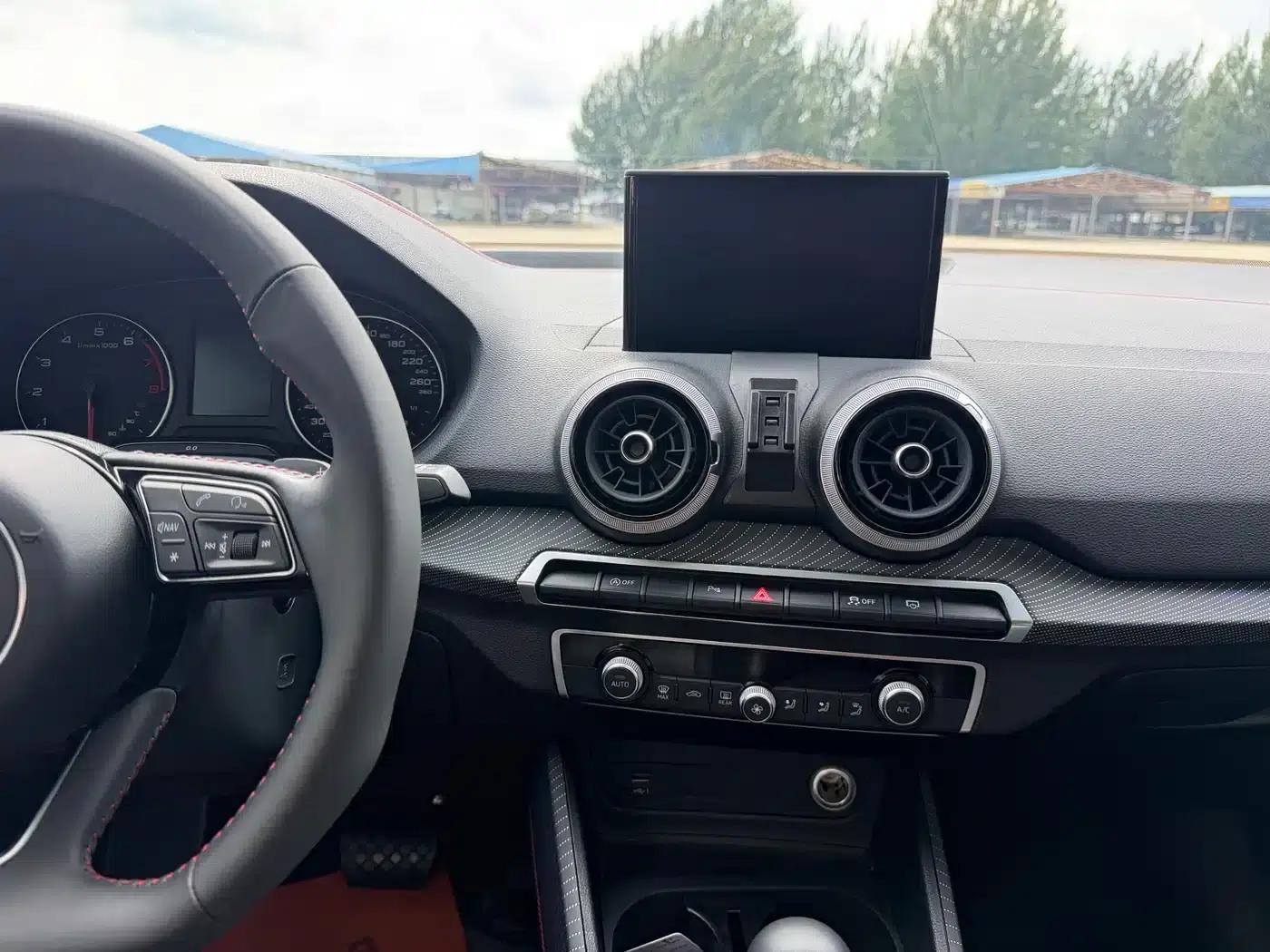 Audi Q2L 2022 35 TFSI RS Package Sport Edition — миниатюра 11
