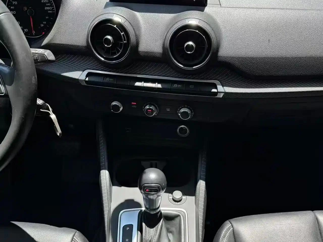 Audi Q2L 2018 35 TFSI Launch Edition (China VI Emission Standard) — миниатюра 12