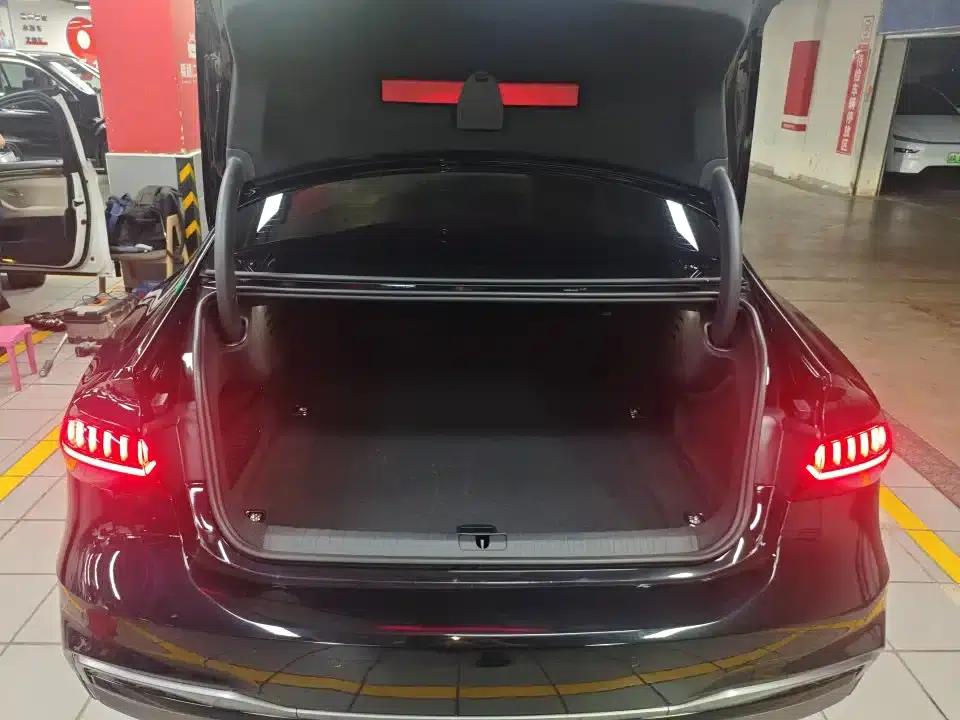 2024 Audi A7L 45 TFSI quattro Black Edition — миниатюра 8