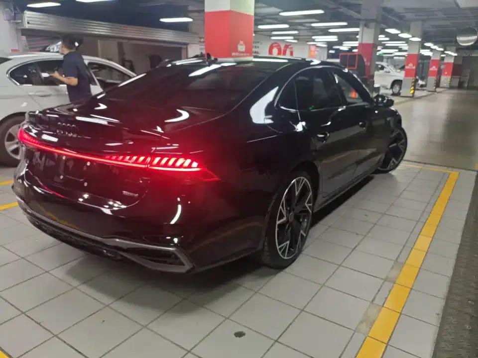 2024 Audi A7L 45 TFSI quattro Black Edition — миниатюра 10