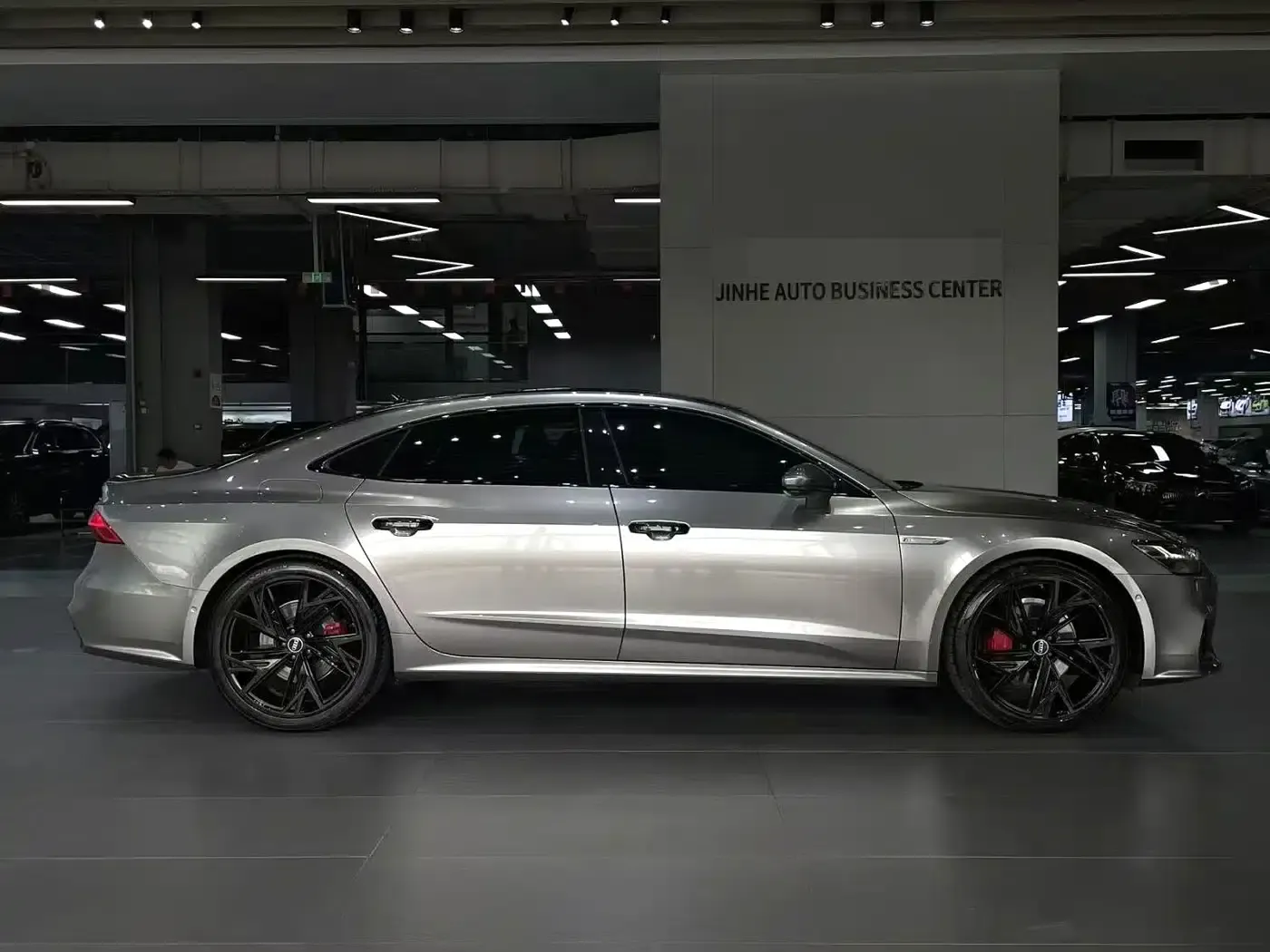 Audi A7L 2025 45 TFSI quattro Black Knight Edition — миниатюра 4