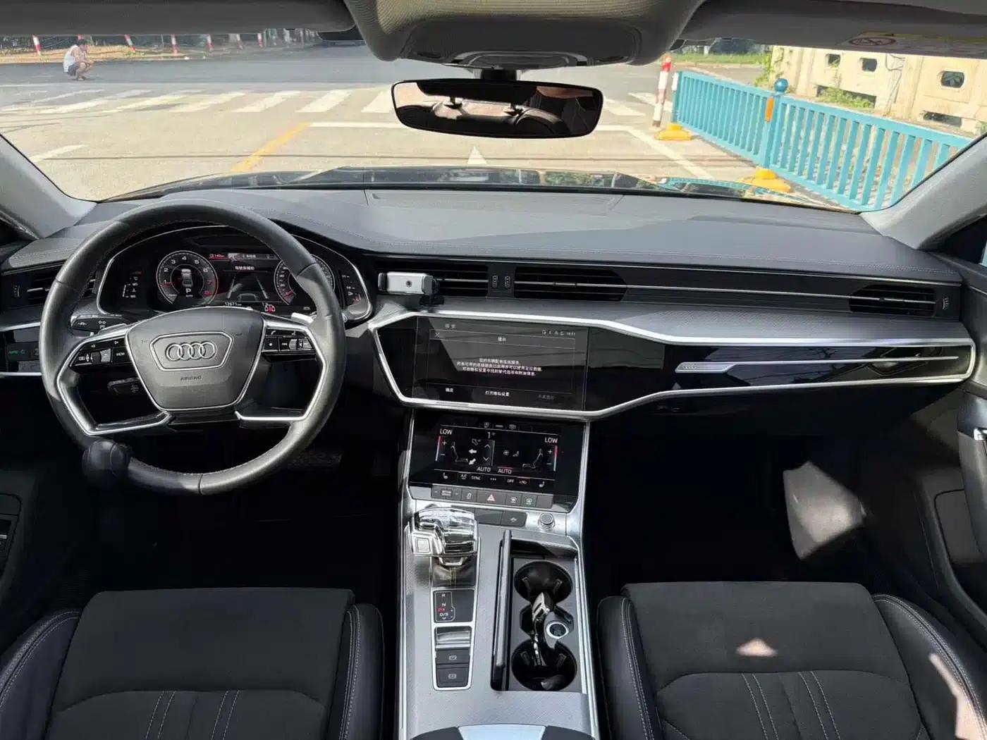 Audi A7L 2022 45 TFSI S-line Dream Future Edition — миниатюра 11