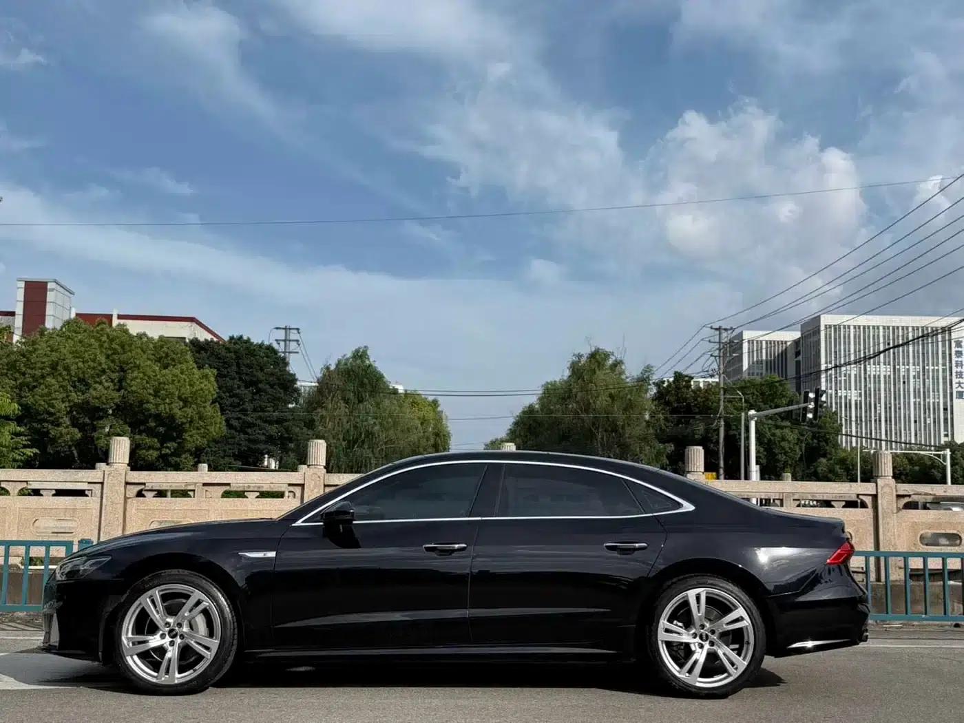 Audi A7L 2022 45 TFSI S-line Dream Future Edition — миниатюра 3