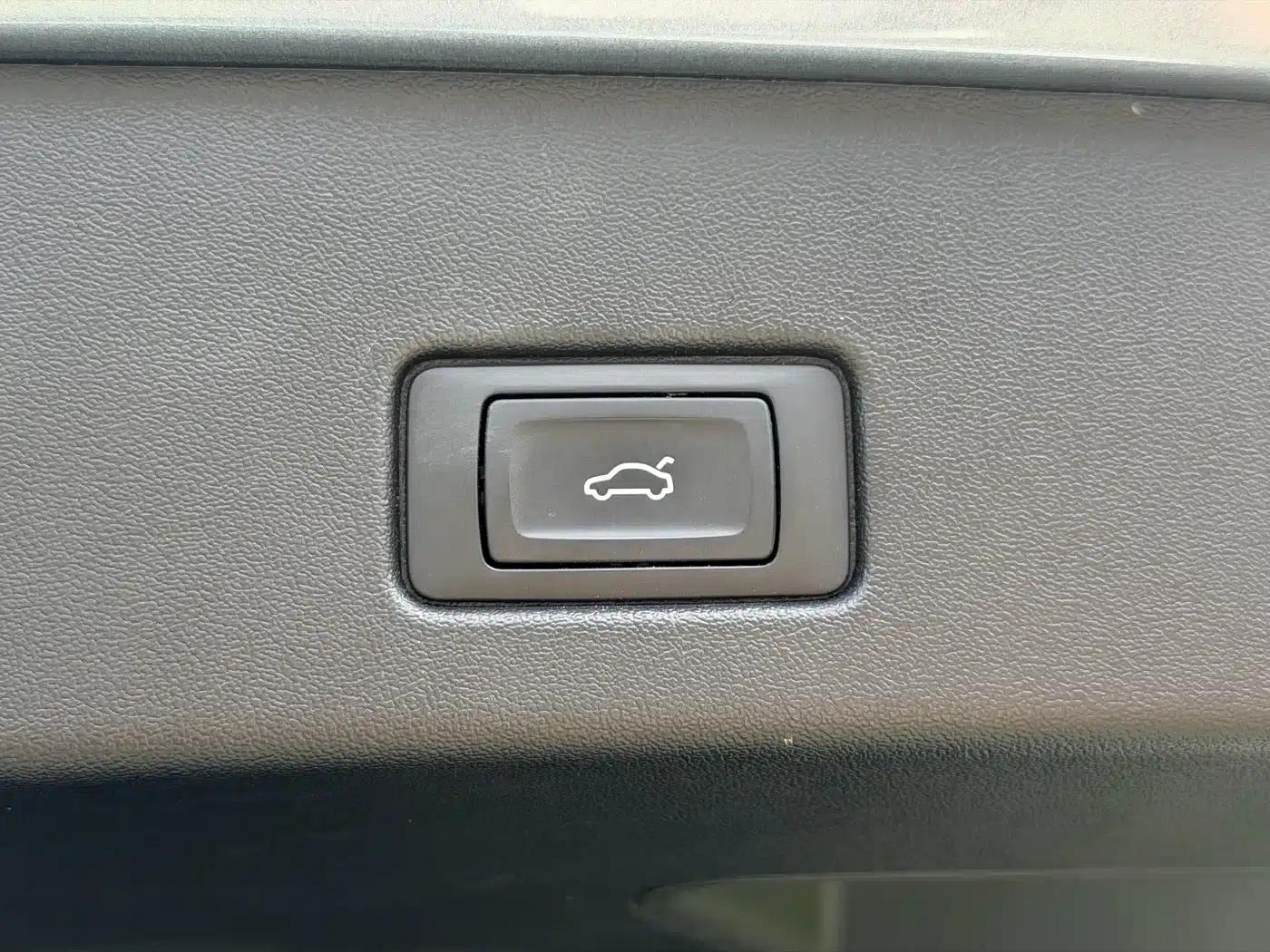 Audi Q4 e-tron 2023 Model 40 e-tron Adventure Edition — миниатюра 16
