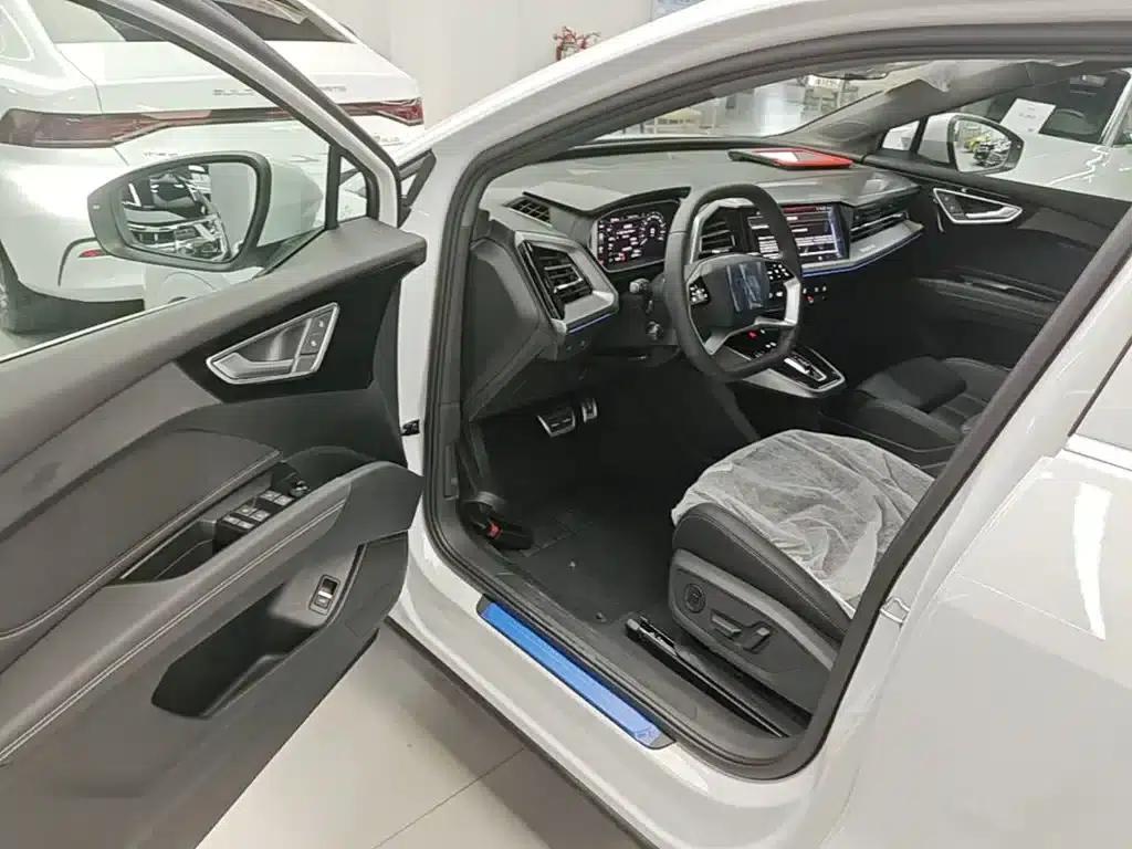 Audi Q4 e-tron 2024 Model 40 e-tron Adventure Edition — миниатюра 16