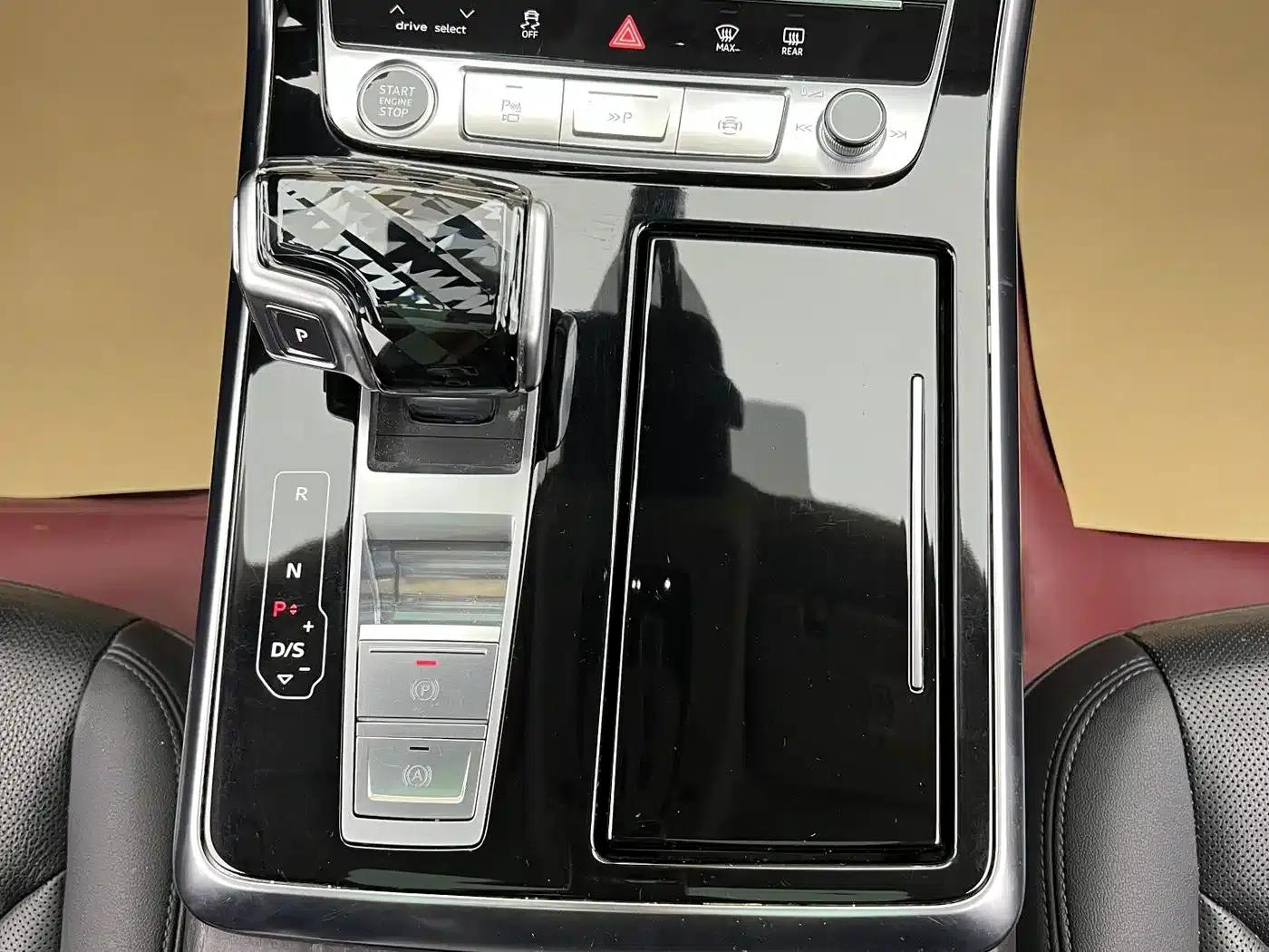 Audi Q8 2024 55 TFSI Luxury Dynamic — миниатюра 26