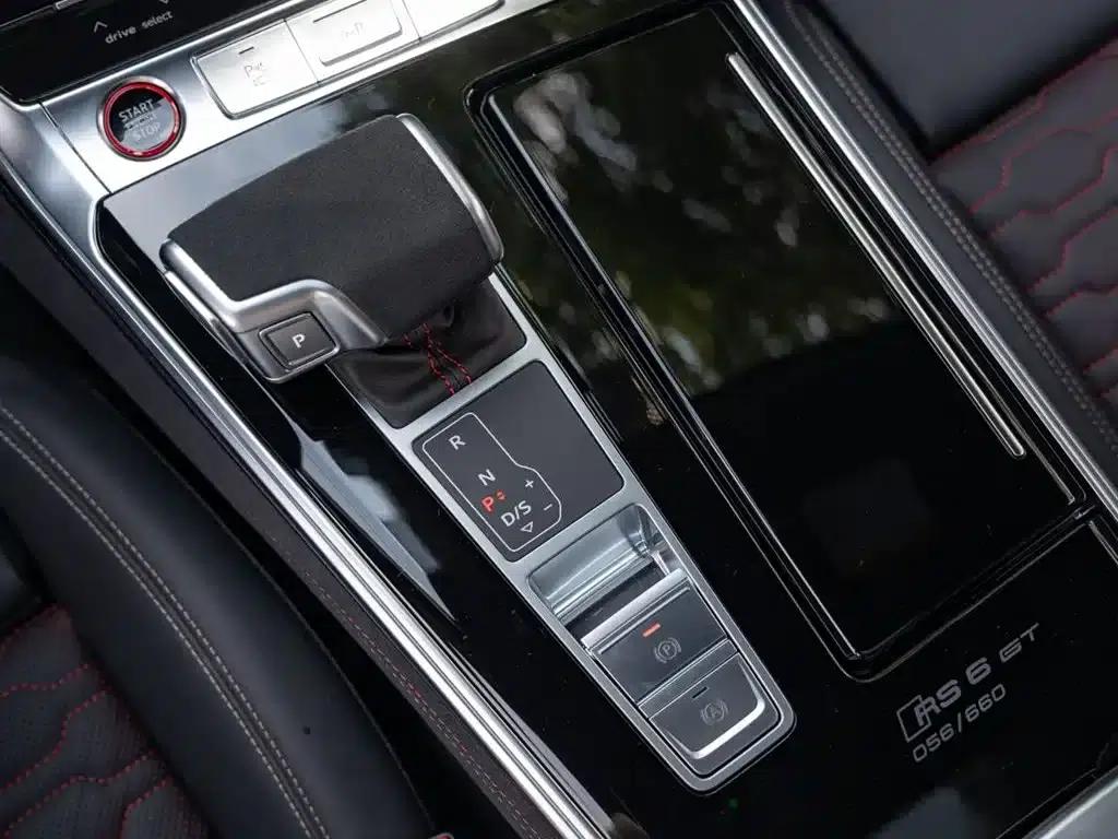 2025 Audi RS 6 Avant GT — миниатюра 15