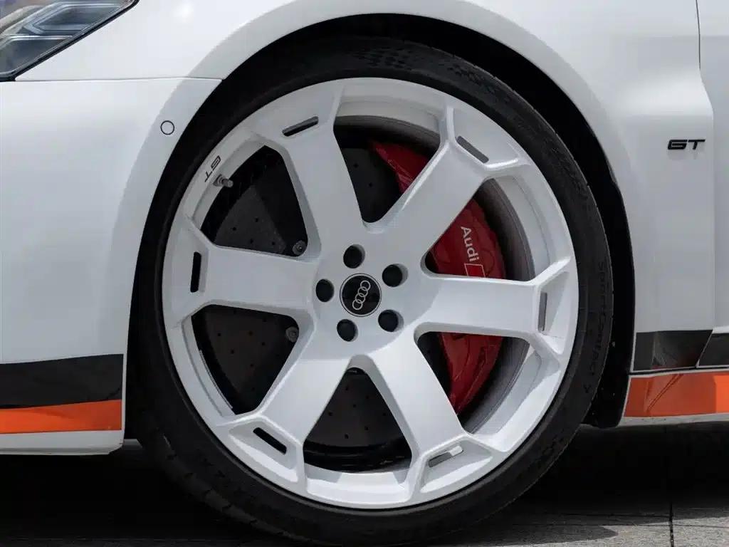 2025 Audi RS 6 Avant GT — миниатюра 8