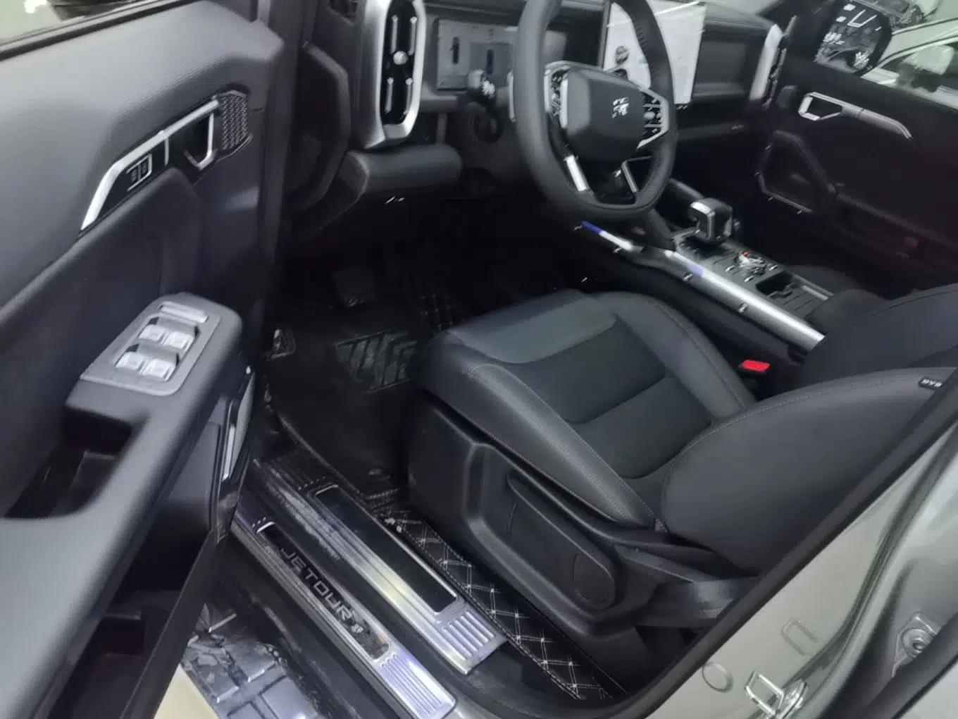 JETOUR Traveler 2023 1.5T Two-Wheel Drive Discovery PRO — миниатюра 17