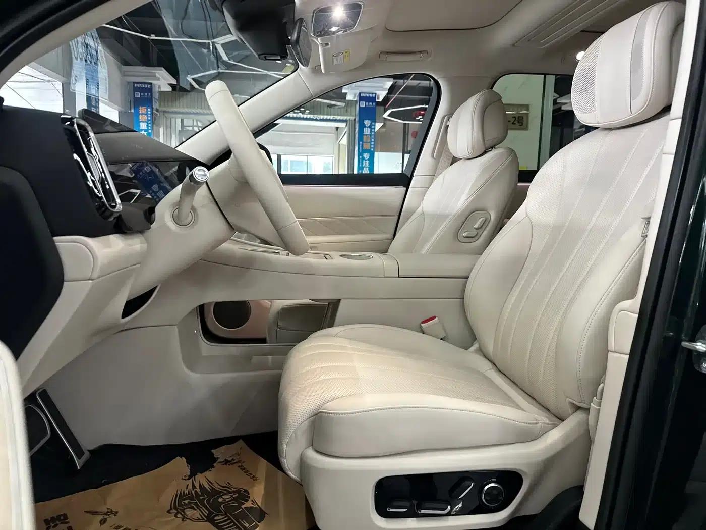 Wenjie M8 2025 Ultra Extended Range Edition (53.4kWh, 6-seater, 192-line LiDAR) — миниатюра 9