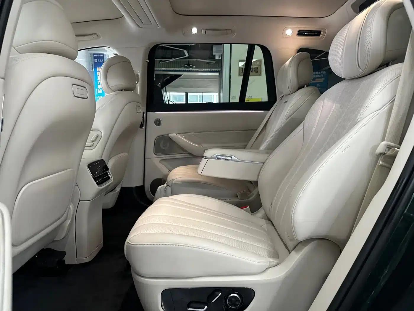 Wenjie M8 2025 Ultra Extended Range Edition (53.4kWh, 6-seater, 192-line LiDAR) — миниатюра 10