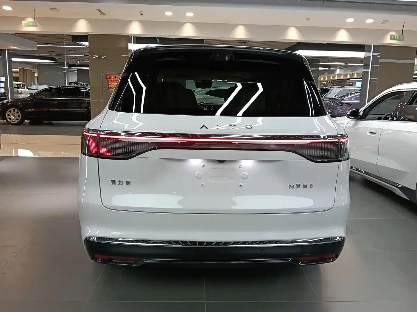 Wenjie M8 2025 Extended Range Max Edition 37kWh 6-Seater (192-line LiDAR) — миниатюра 4