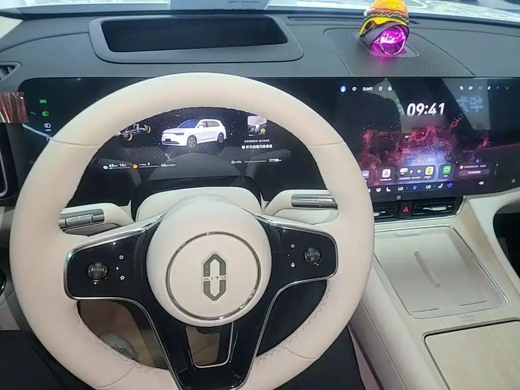 Wenjie M8 2025 Extended Range Max+ Version (53.4kWh, 5-seater, 192-line LiDAR) — миниатюра 11