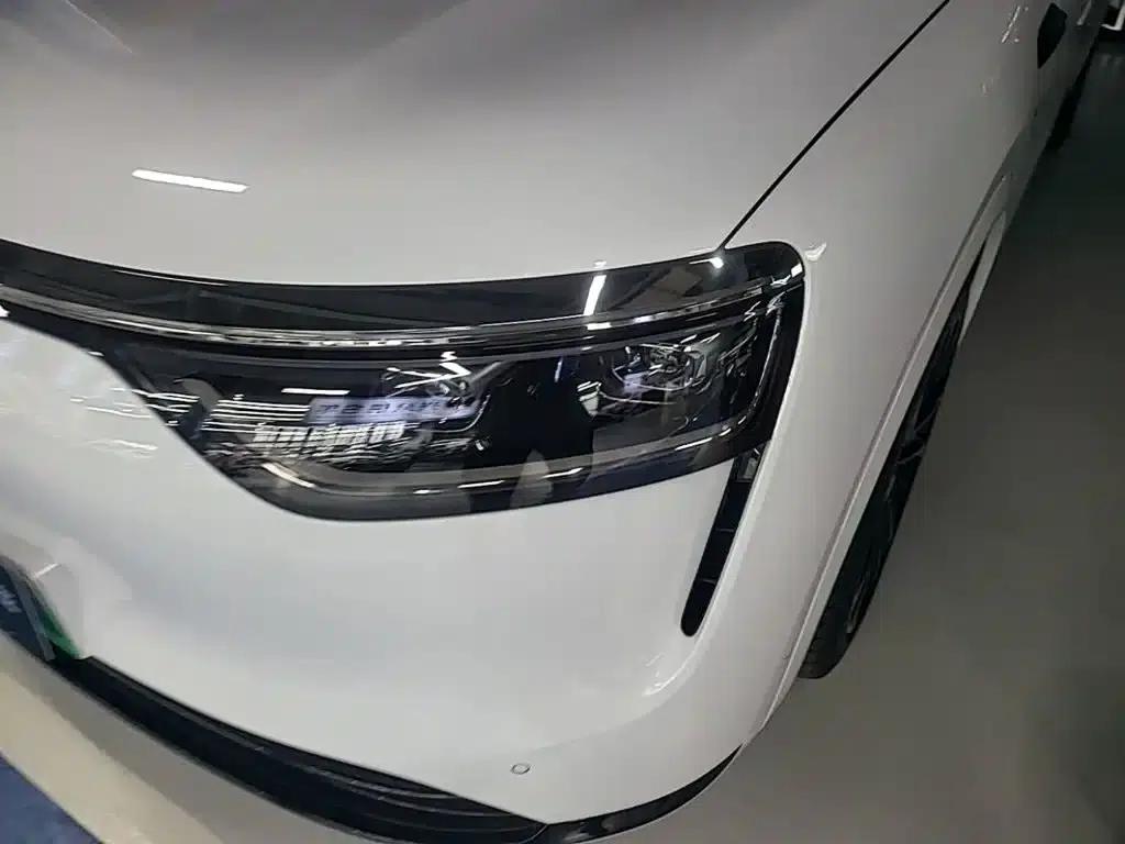 Wenjie M8 2025 Extended Range Max+ Version (53.4kWh, 5-seater, 192-line LiDAR) — миниатюра 24