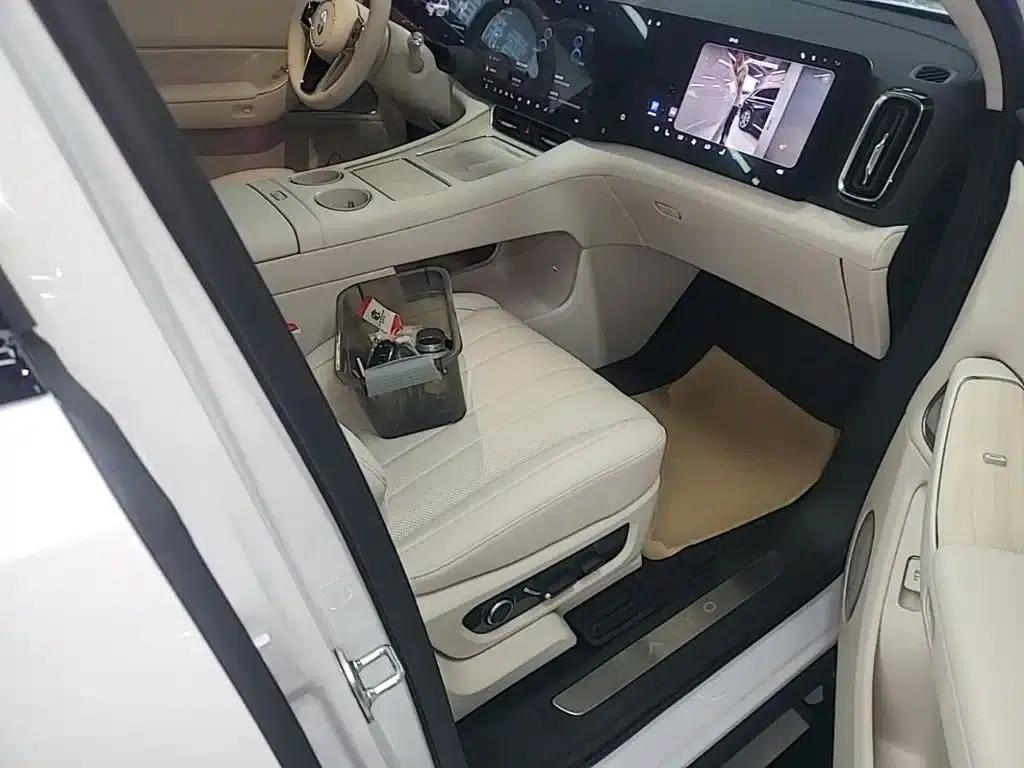 Wenjie M8 2025 Extended Range Max+ Version (53.4kWh, 5-seater, 192-line LiDAR) — миниатюра 25