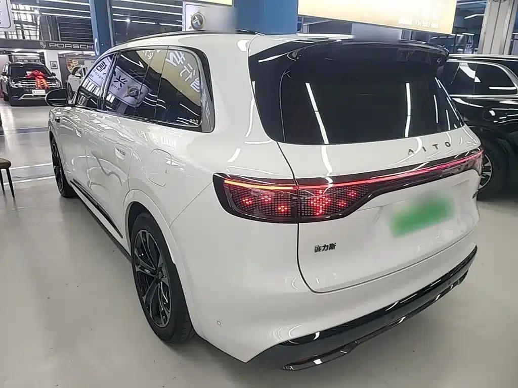 Wenjie M8 2025 Extended Range Max+ Version (53.4kWh, 5-seater, 192-line LiDAR) — миниатюра 5