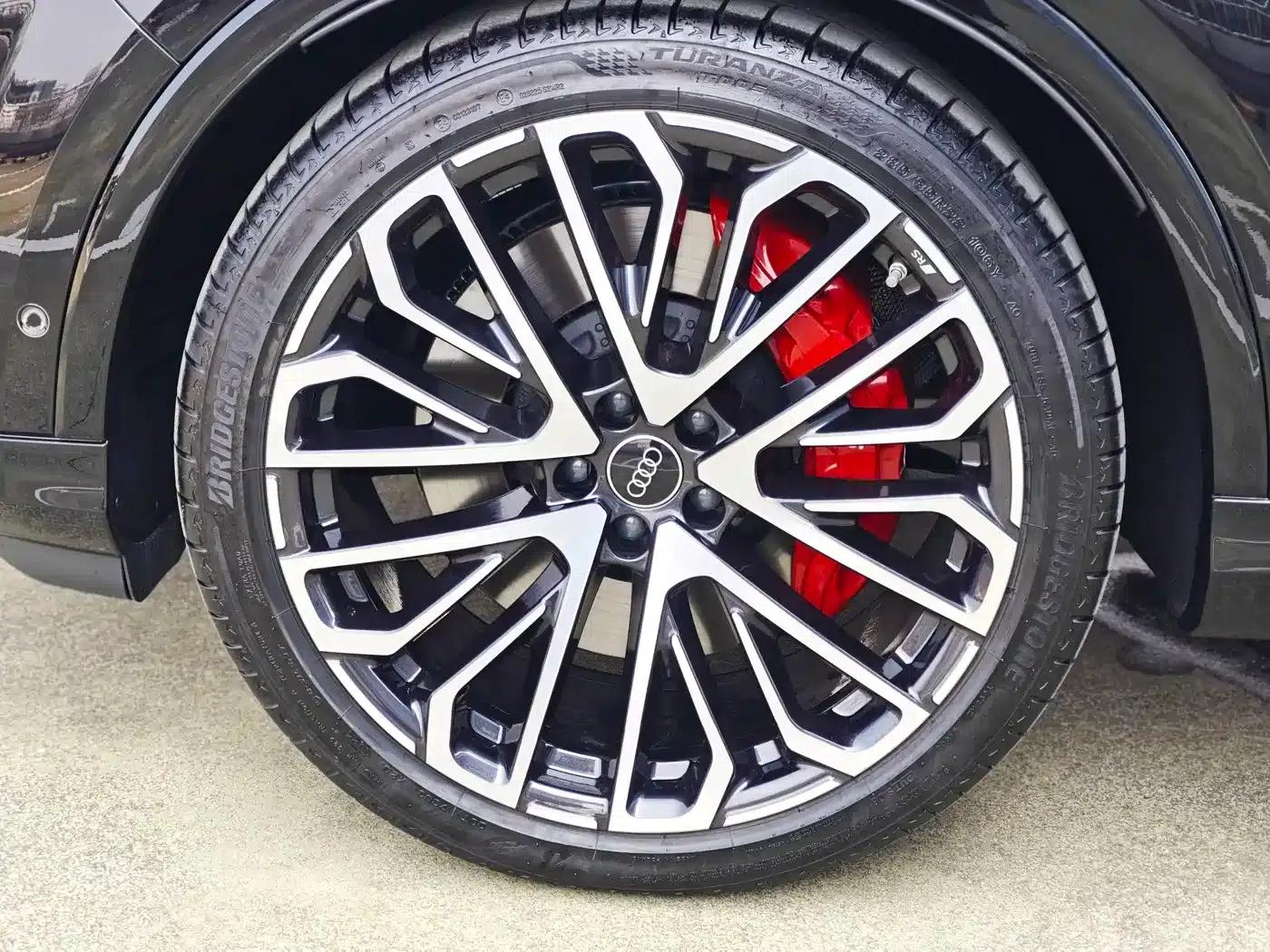 Audi SQ7 2024 4.0 TFSI — миниатюра 14