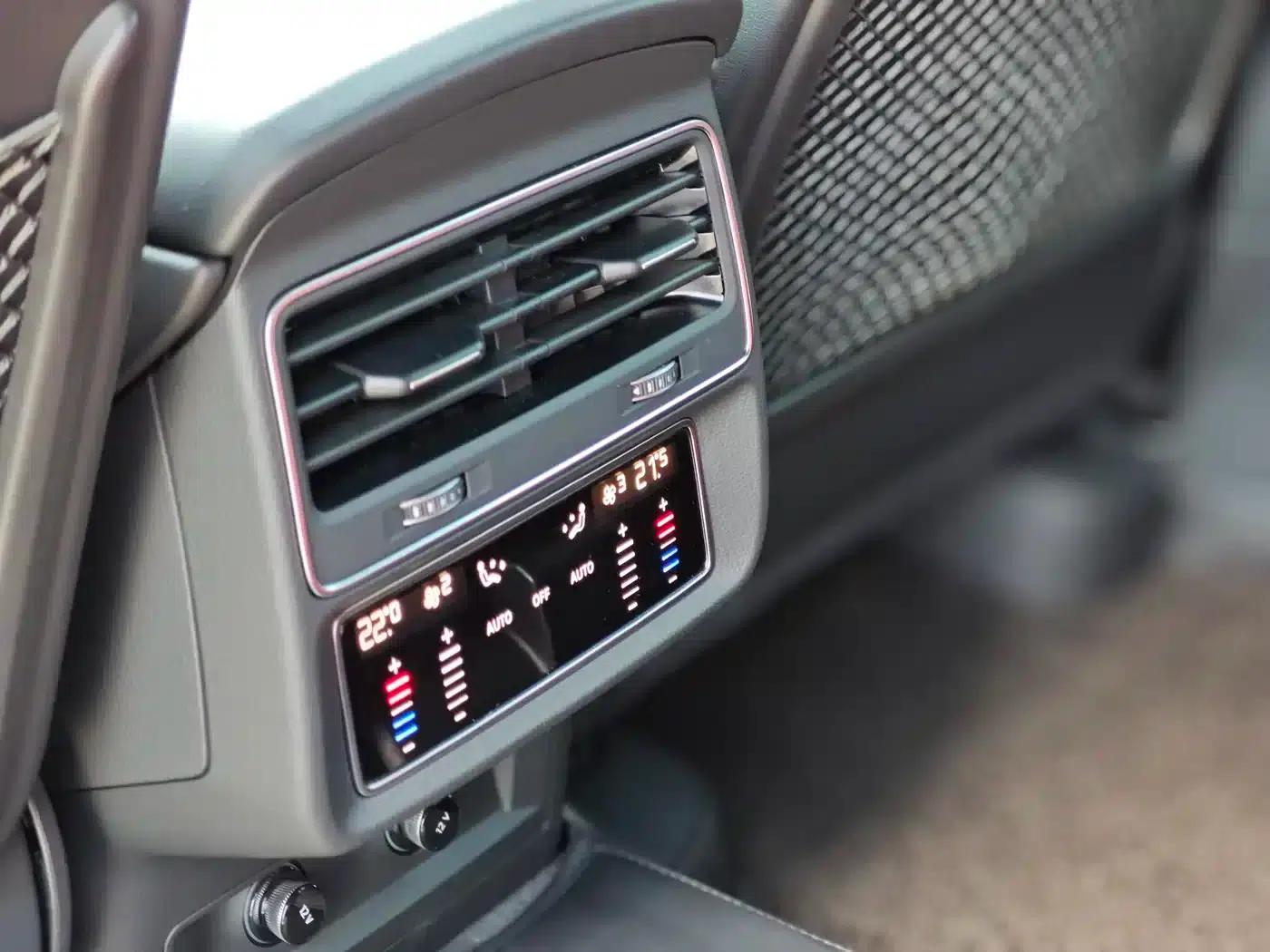Audi SQ7 2024 4.0 TFSI — миниатюра 21