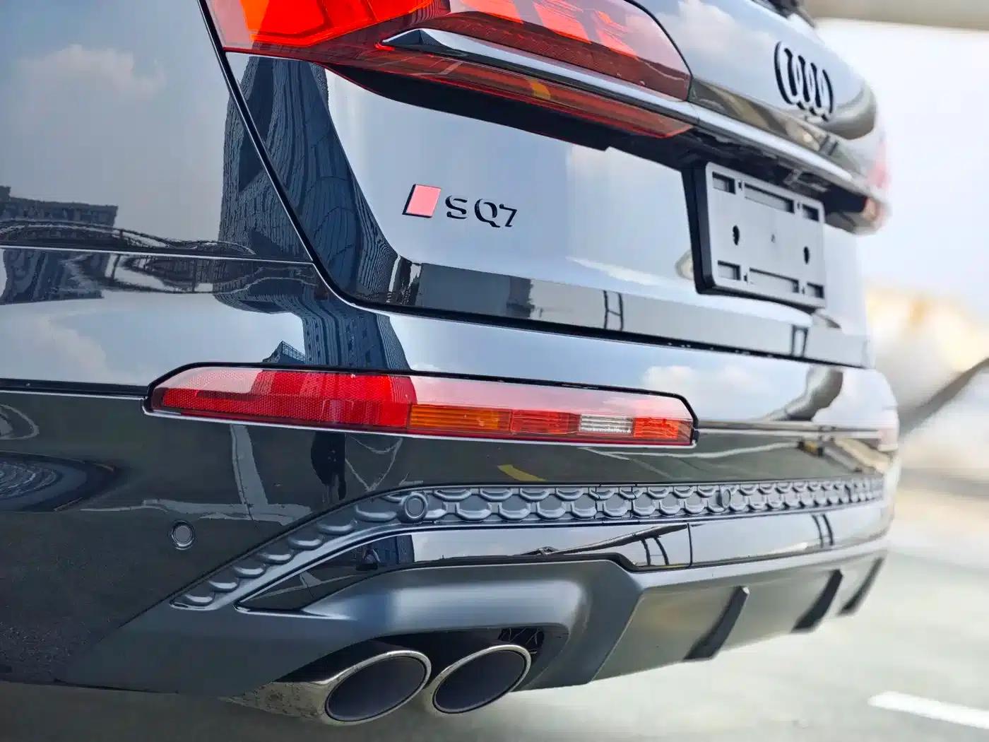 Audi SQ7 2024 4.0 TFSI — миниатюра 5