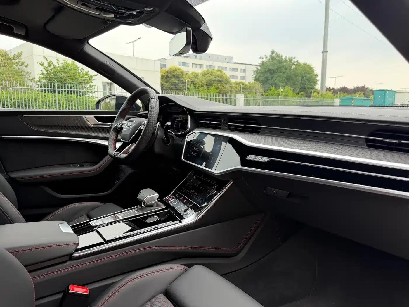 2025 Audi RS 7 RS 7 4.0T Sportback Performance — миниатюра 11