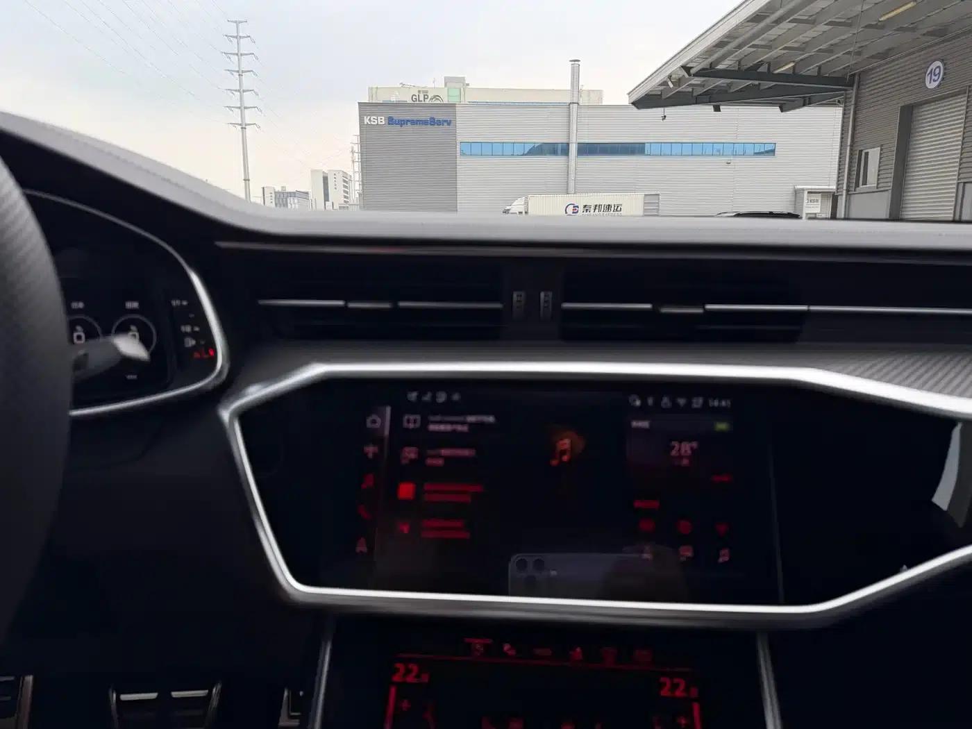 2025 Audi RS 7 RS 7 4.0T Sportback Performance — миниатюра 17