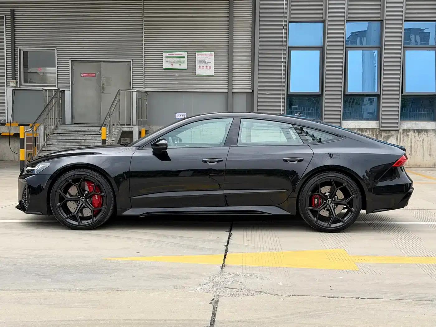 2025 Audi RS 7 RS 7 4.0T Sportback Performance — миниатюра 27