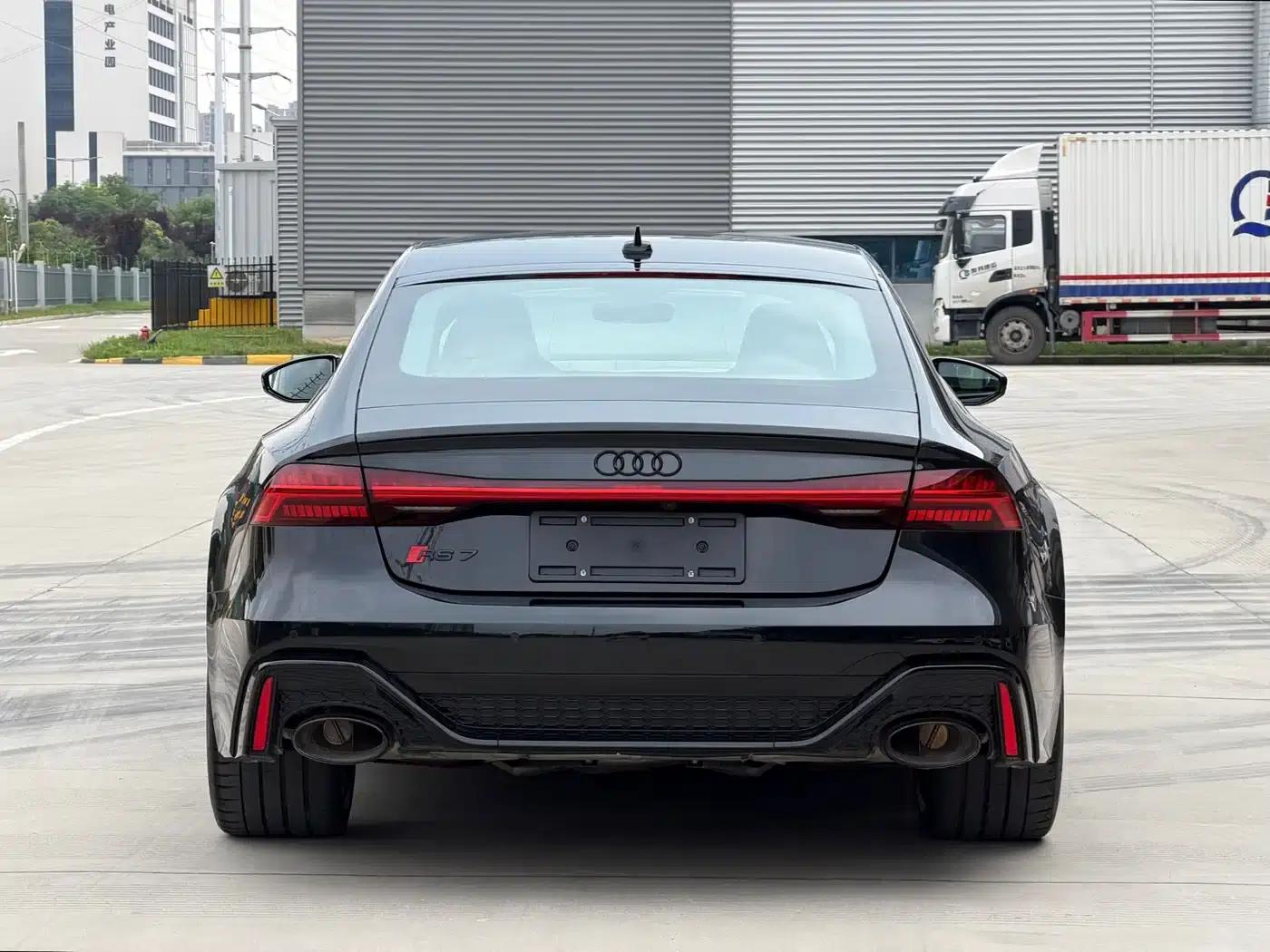 2025 Audi RS 7 RS 7 4.0T Sportback Performance — миниатюра 5