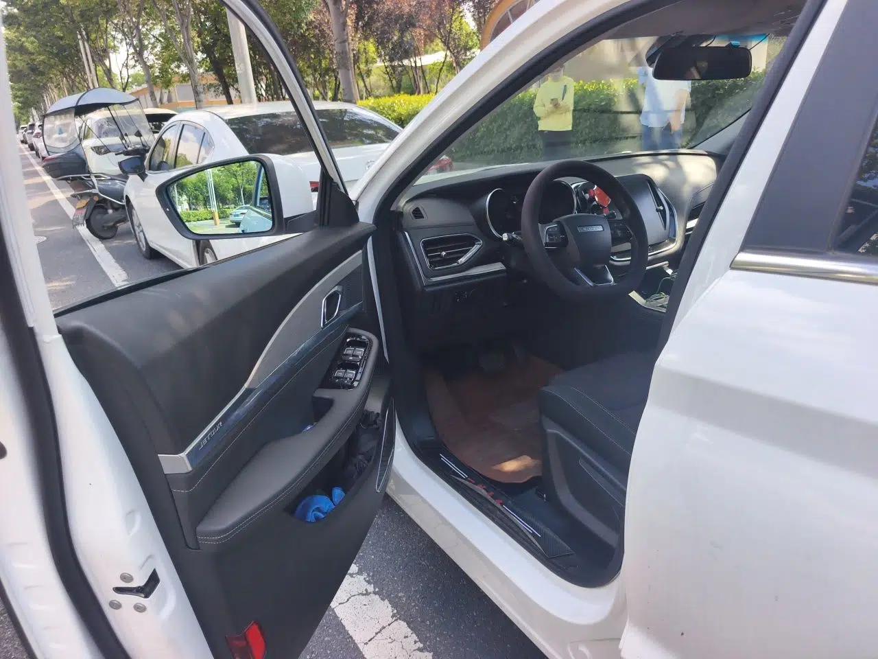 JETOUR X70 2020 1.5T DCT Comfort Edition 7-Seater — миниатюра 16