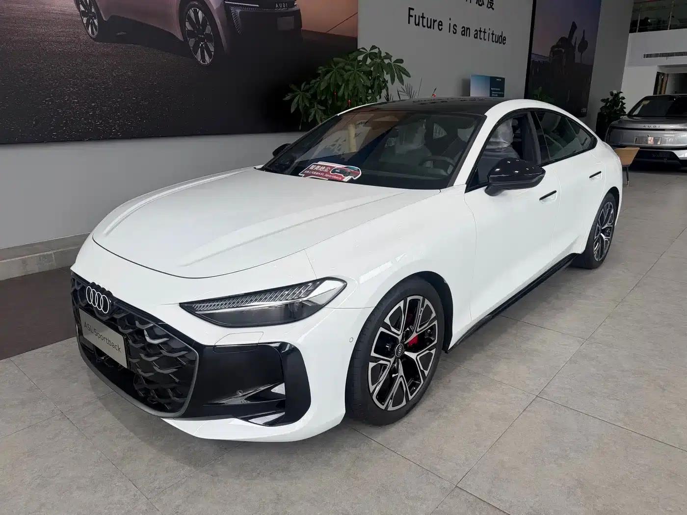 Audi A5L Sportback 2026 TFSI 150kW quattro Premium Model — миниатюра 1