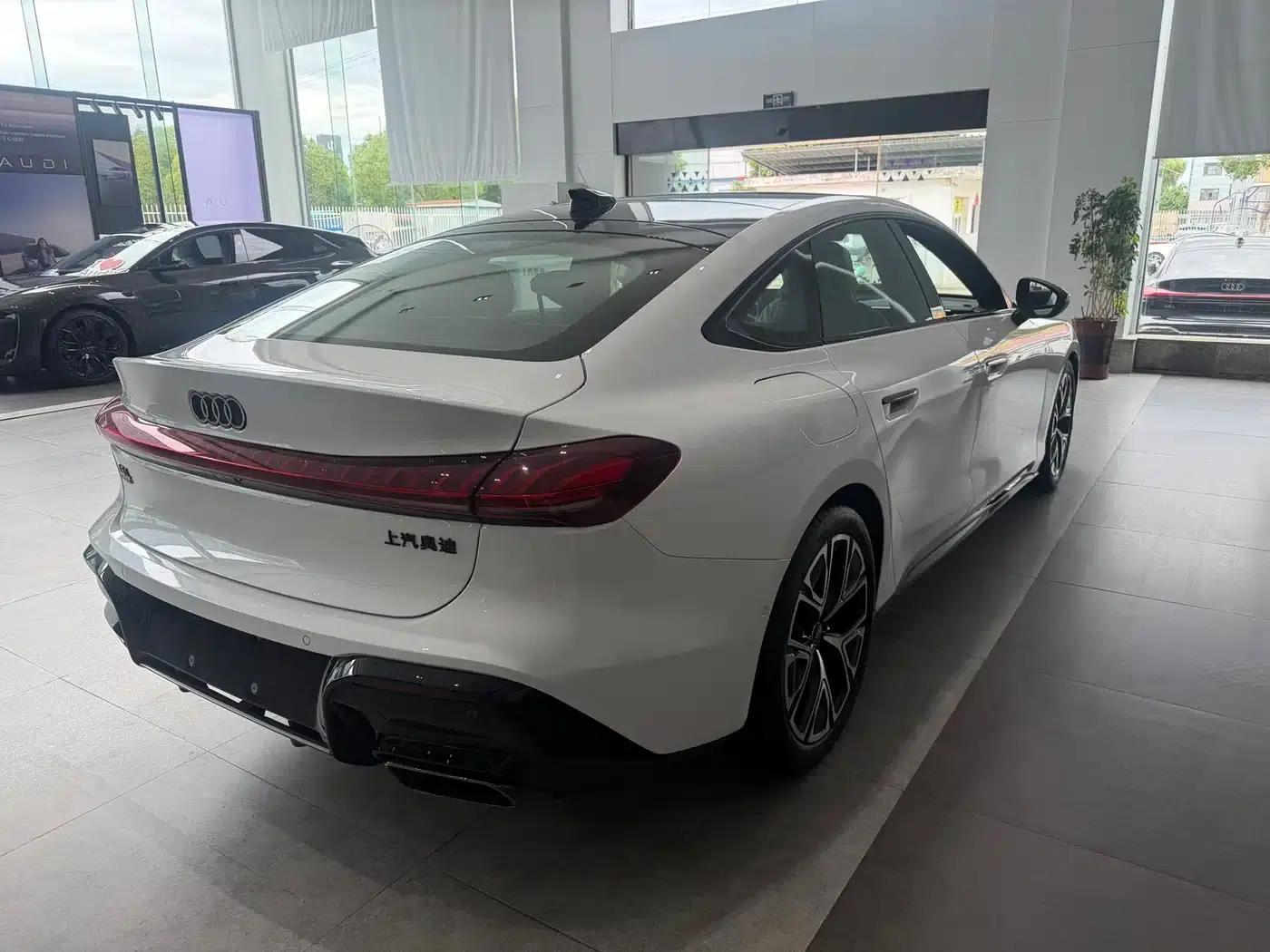 Audi A5L Sportback 2026 TFSI 150kW quattro Premium Model — миниатюра 3