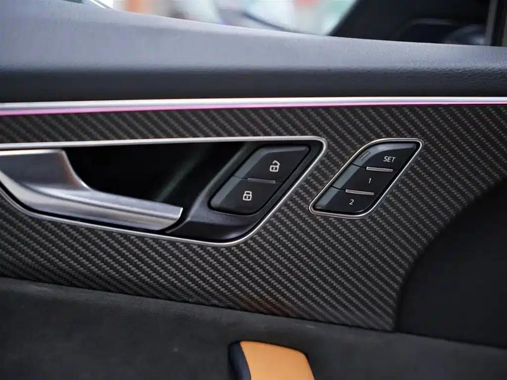 2021 Audi RS Q8 4.0T — миниатюра 34