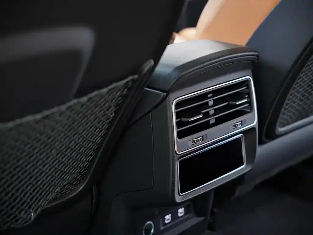 2021 Audi RS Q8 4.0T — миниатюра 39