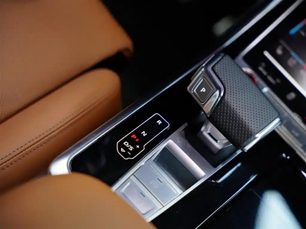 2021 Audi RS Q8 4.0T — миниатюра 50