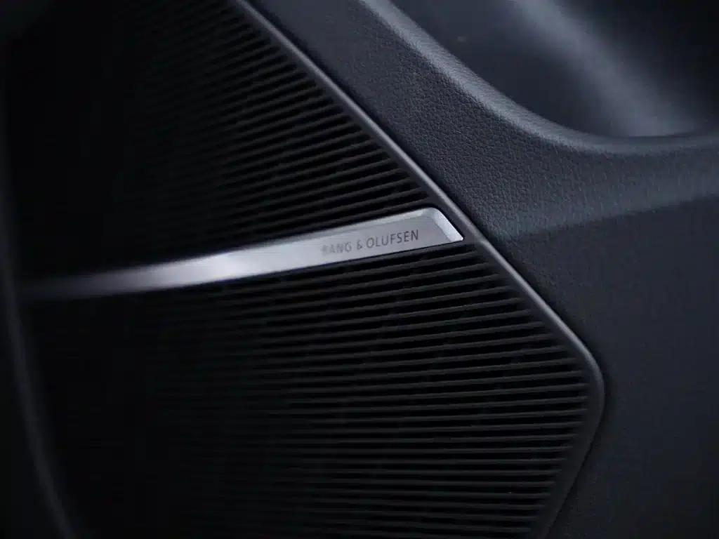2021 Audi RS Q8 4.0T — миниатюра 54