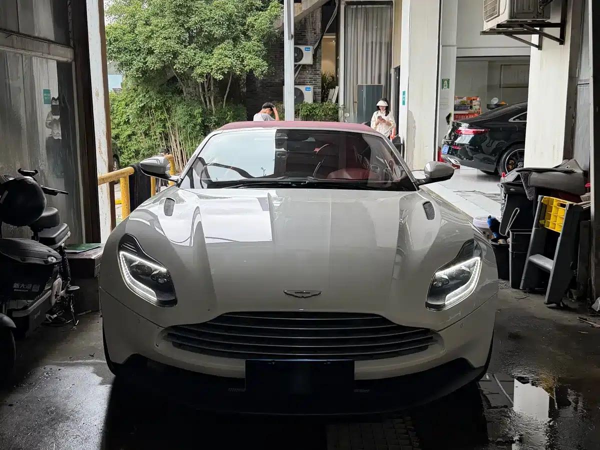 Aston Martin DB11 2020 4.0T V8 Volante — миниатюра 2