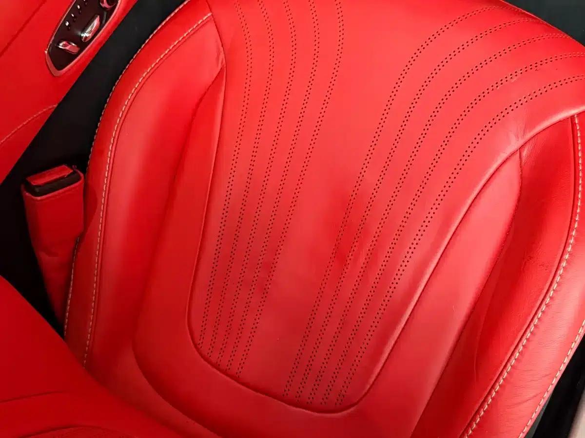 Aston Martin DB11 2020 4.0T V8 Volante — миниатюра 10