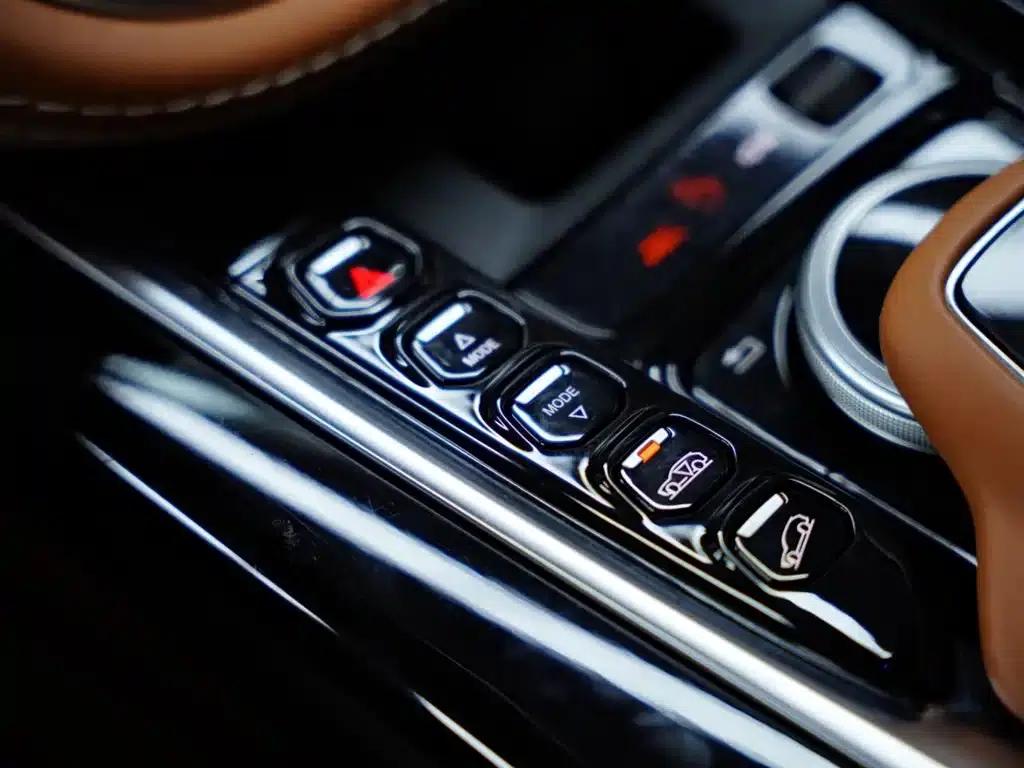 Aston Martin DBX 2023 3.0T STRAIGHT-SIX — миниатюра 14