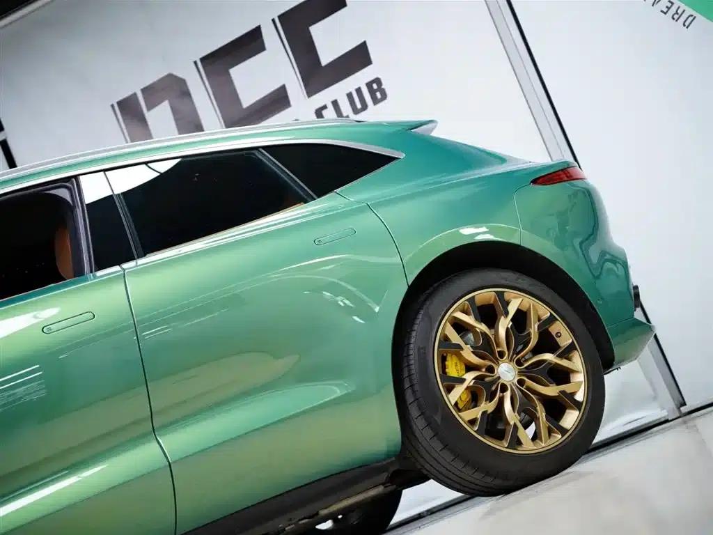 Aston Martin DBX 2023 3.0T STRAIGHT-SIX — миниатюра 25