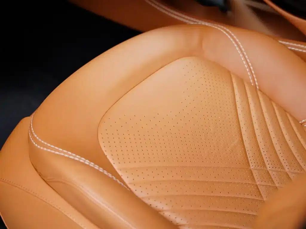 Aston Martin DBX 2023 3.0T STRAIGHT-SIX — миниатюра 35