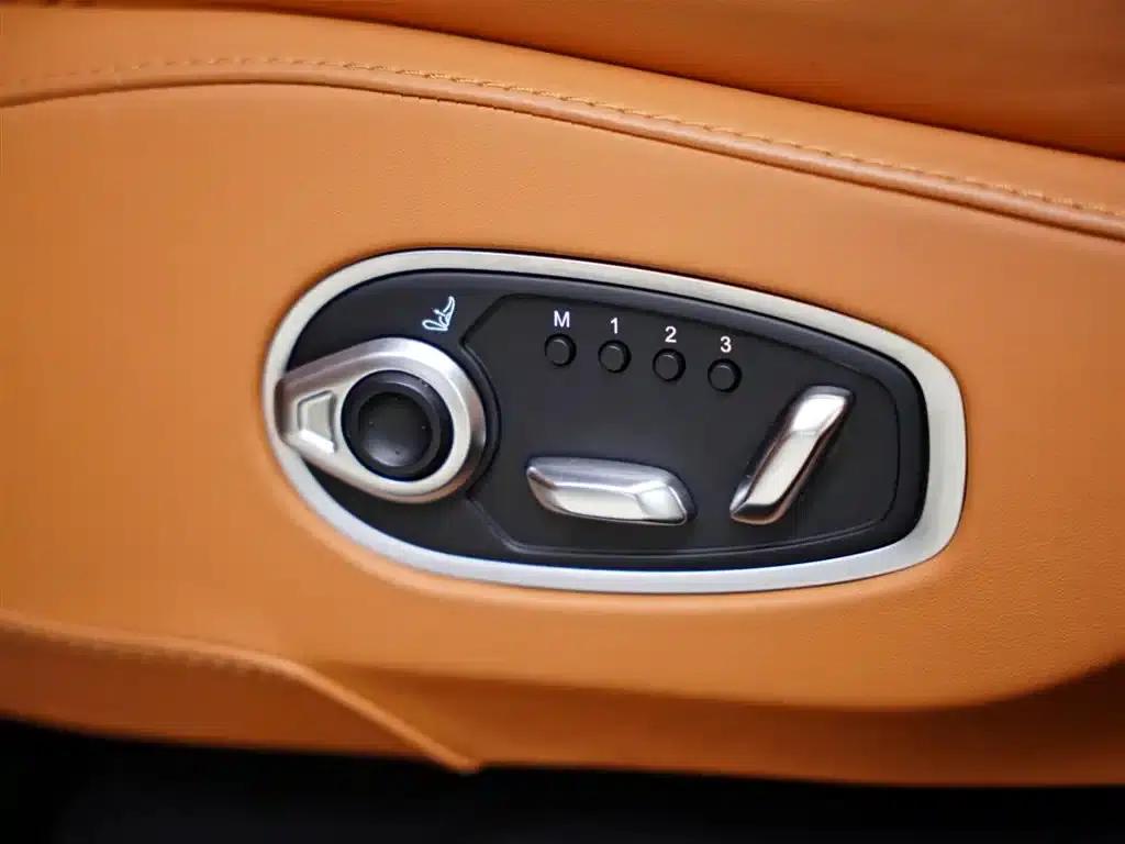 Aston Martin DBX 2023 3.0T STRAIGHT-SIX — миниатюра 36