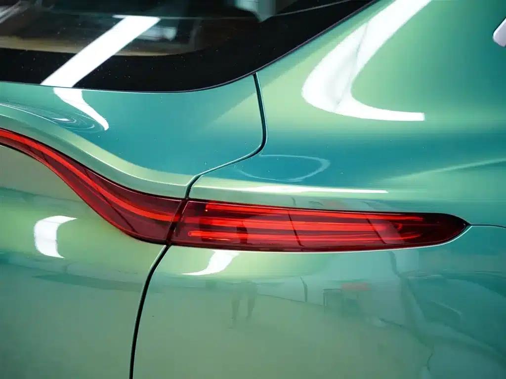 Aston Martin DBX 2023 3.0T STRAIGHT-SIX — миниатюра 5