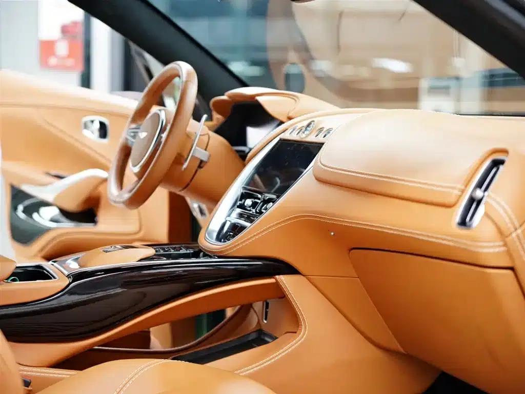 Aston Martin DBX 2023 3.0T STRAIGHT-SIX — миниатюра 46