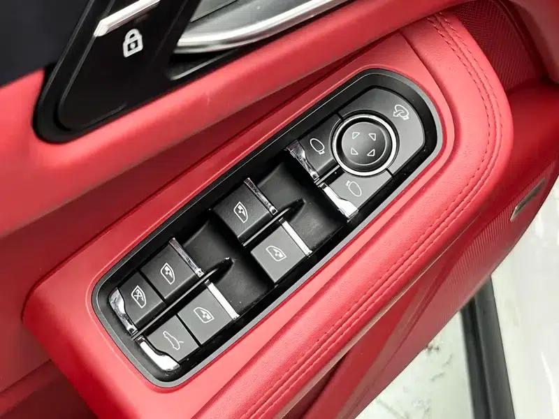 2020 Macan 2.0T — миниатюра 26