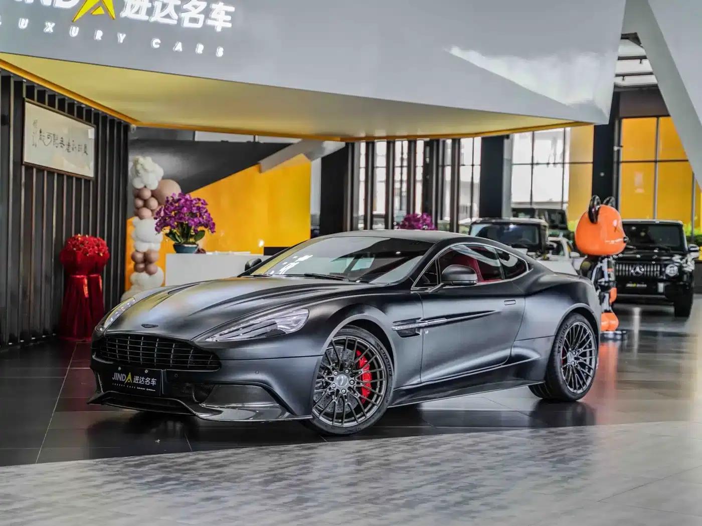2013 Vanquish 6.0L Standard Model — миниатюра 1