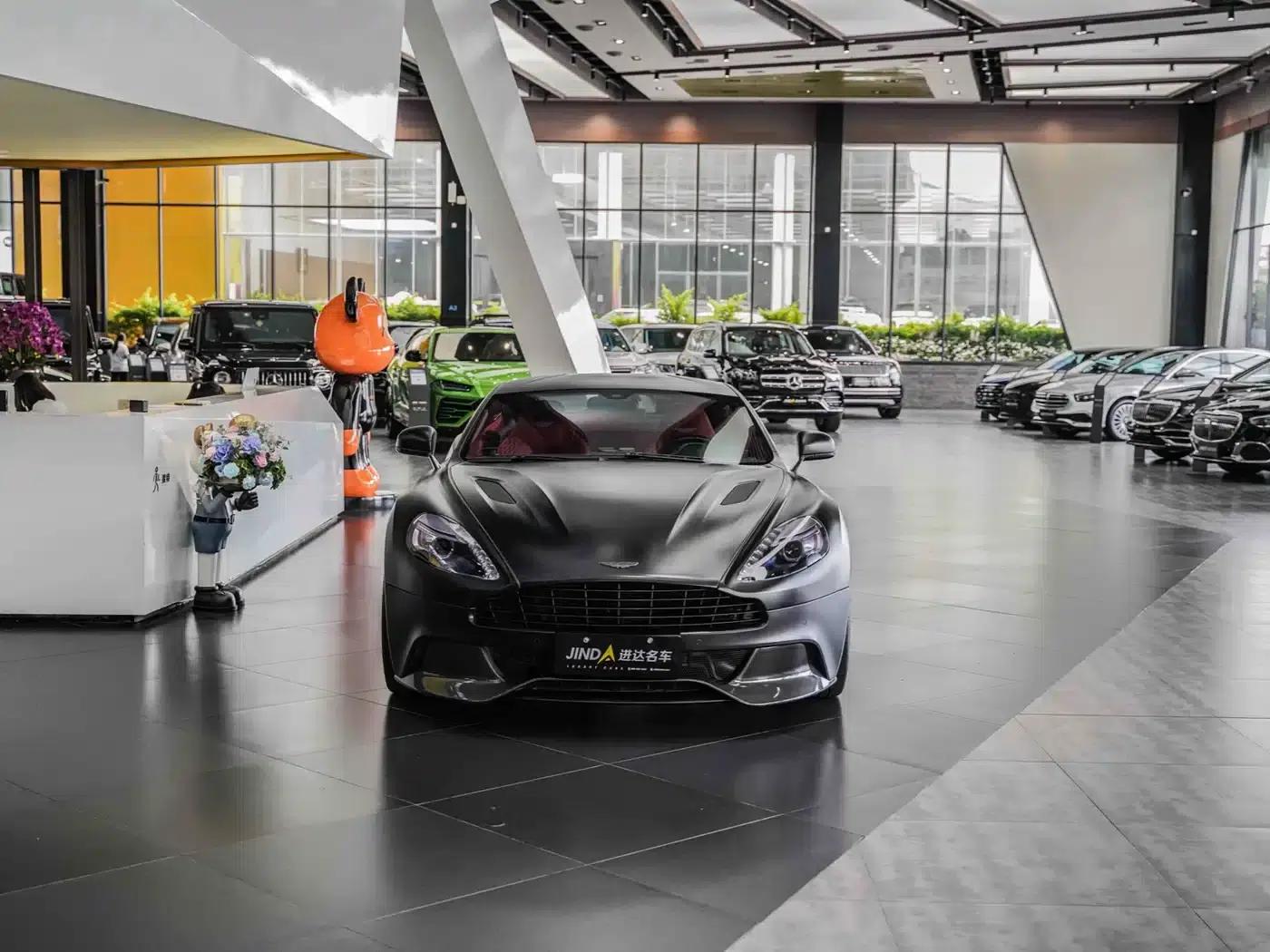 2013 Vanquish 6.0L Standard Model — миниатюра 2