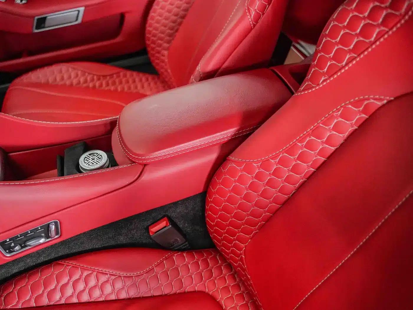 2013 Vanquish 6.0L Standard Model — миниатюра 11